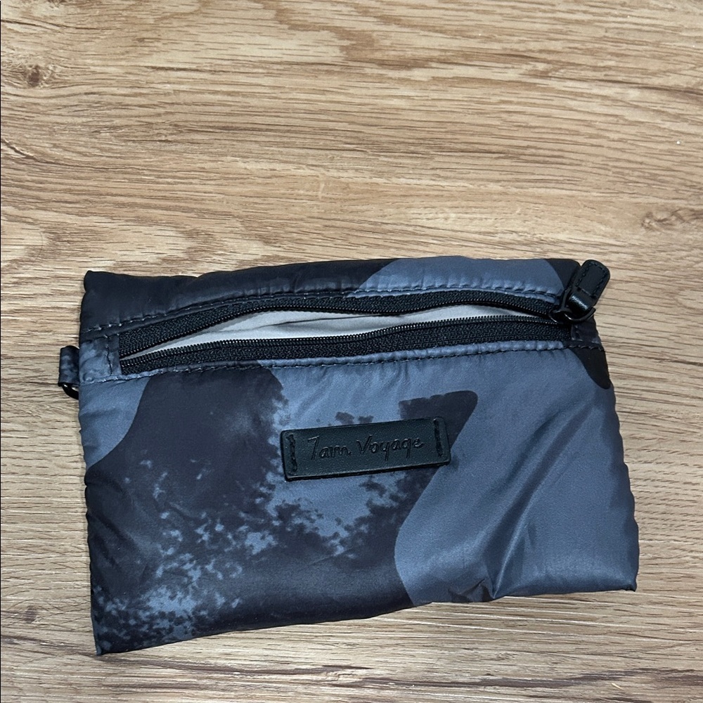 Gray Camouflage Backpack by - Picture 4 of 10